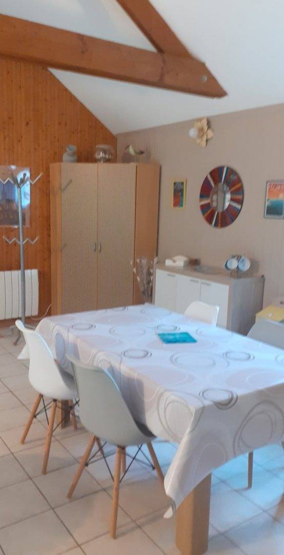 Maison Bleue avec jardin à 6 km de la mer, parking privé in Thérouldeville, Région du Havre