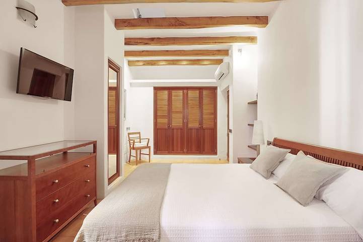 Villa Munt Blanc Ibiza in San Rafael (Ibiza), Sant Antoni de Portmany