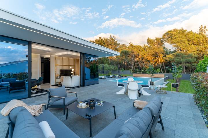 Ferienhaus für 5 Personen, mit Terrasse und Garten in Zadar (Kommun)