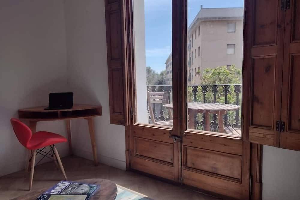 Ganze Wohnung, New Studio Near Famous Ramblas and Boqueria Market in Barcelona Zentrum, Barcelona