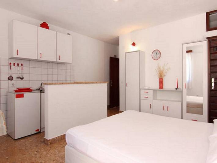 Vacation rental for 2 people, with Terrace in Bol