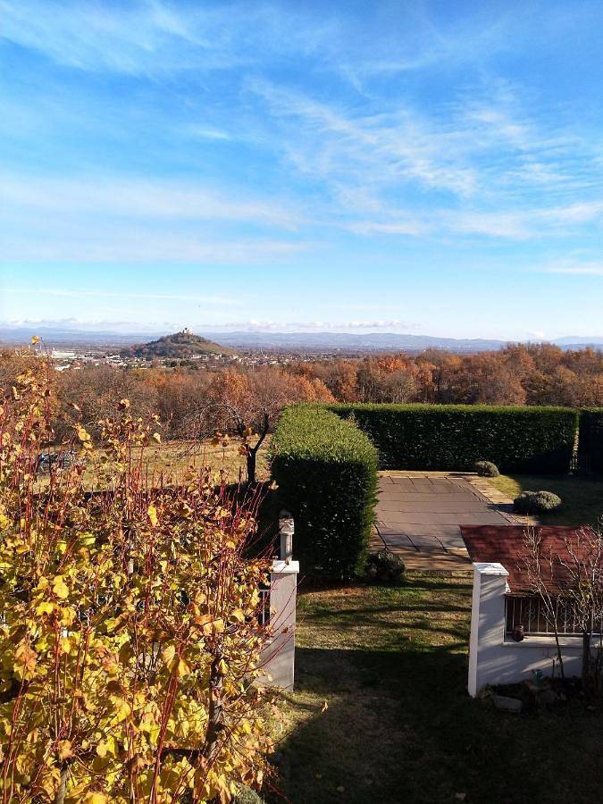 Chambre d’hôte pour 2 personnes, avec terrasse et piscine ainsi que vue et jardin dans Montbrison - 3