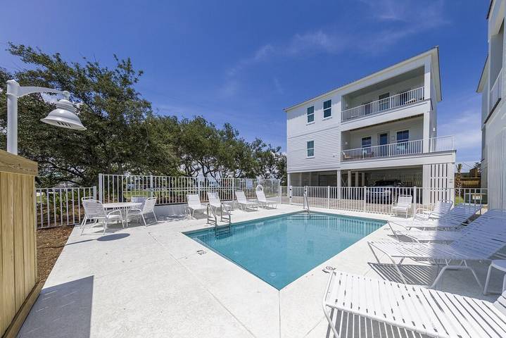 Vacation house for 12 people, with balcony and pool in Alabama