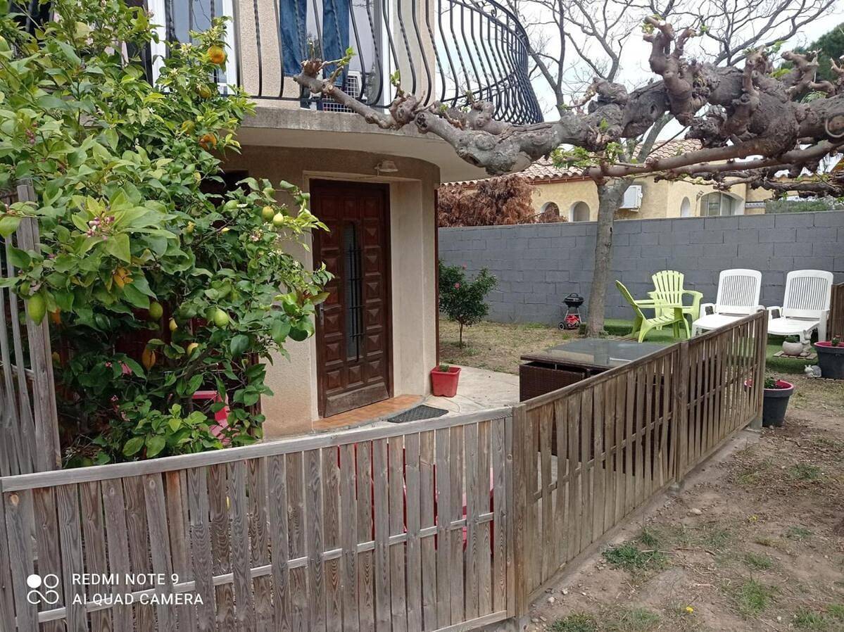 Appartement entier, Two-Bedroom Apartment in Laroque-des-Albères, Côte méditerranéenne (France)