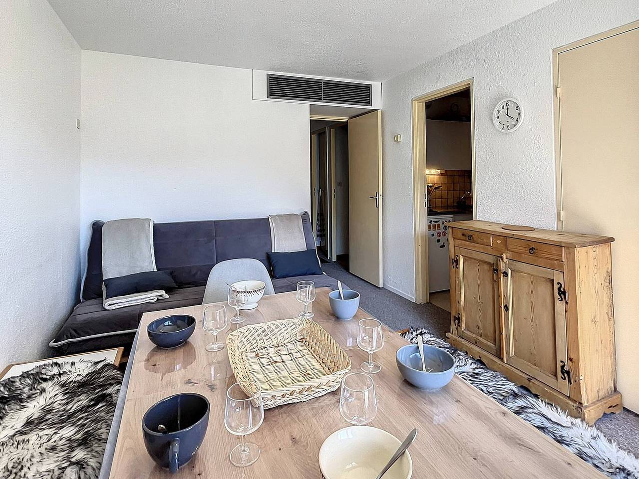 Entire apartment, Bright 2-room+alcove apt, slopeside, balcony in Le Corbier, Villarembert