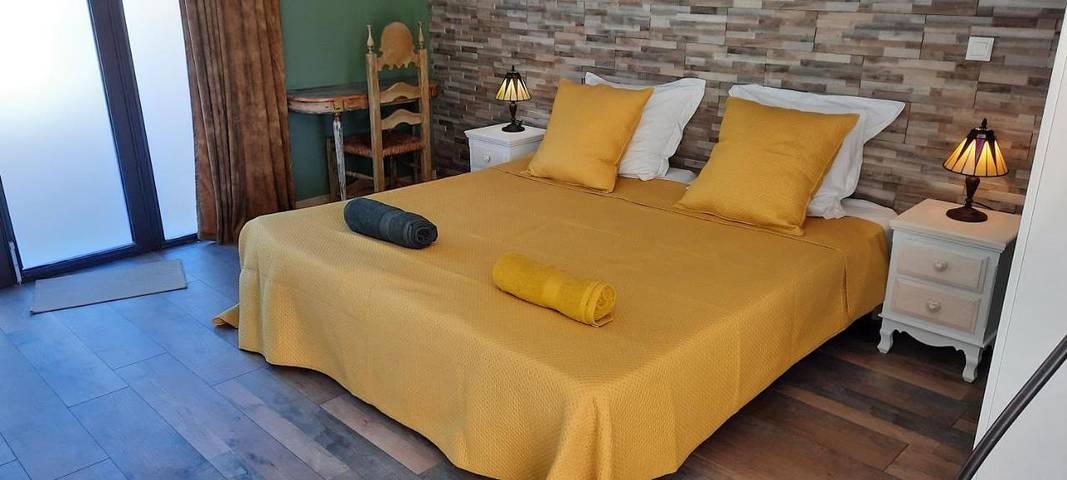 Gîte pour 2 personnes, avec jardin ainsi que piscine et vue, animaux acceptés à Labastide-de-Virac - 3