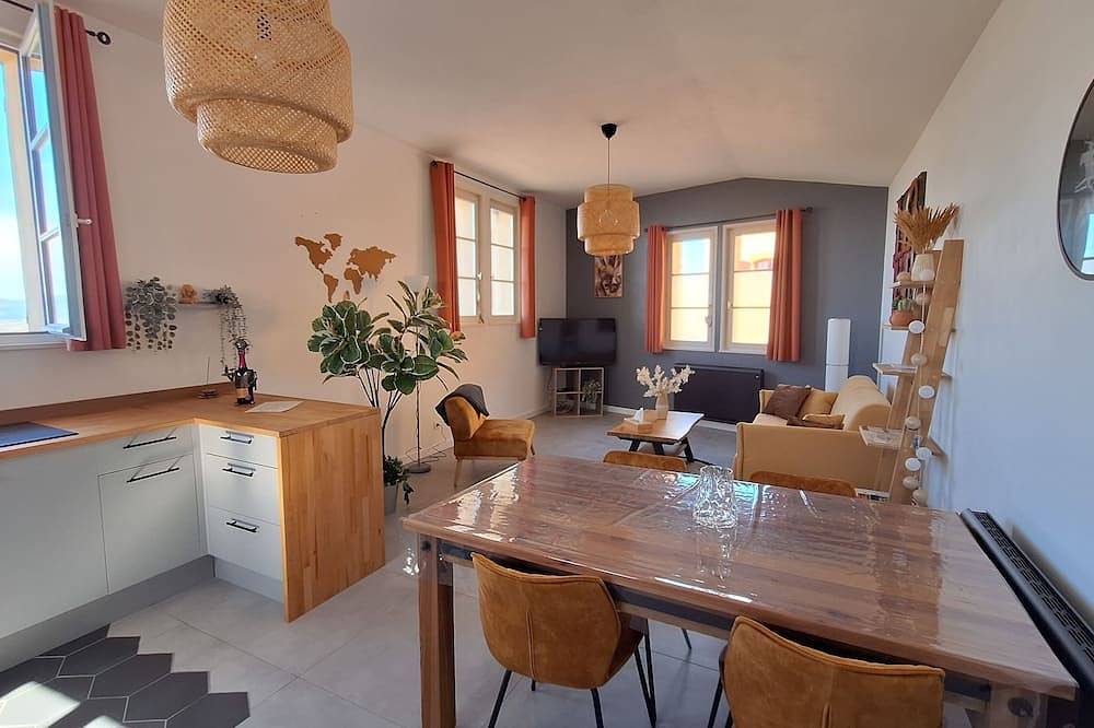 Appartement entier, Gîte cosy avec balnéo, dans l'un des + beaux villages de France, Beaujolais in Oingt, Région de Villefranche-sur-Saône