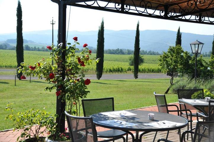 Agriturismo per 3 persone, con Terrazza e Giardino nonché Piscina per bambini e Piscina a Murlo