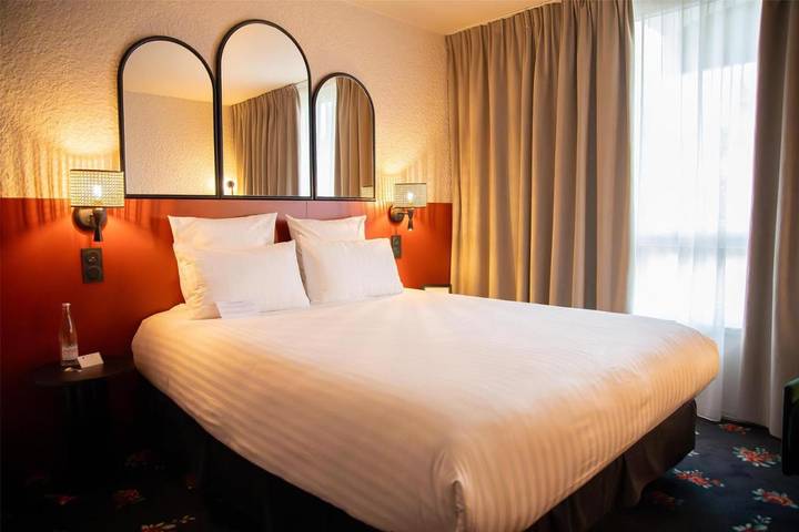 Hôtel pour 2 personnes, avec jardin et piscine, animaux acceptés à Andrézieux-Bouthéon - 2