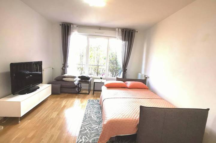 Ganze Wohnung, Créteil, comfortable apartment 700m from the metro. Private parking lot in Créteil, Val-de-Marne
