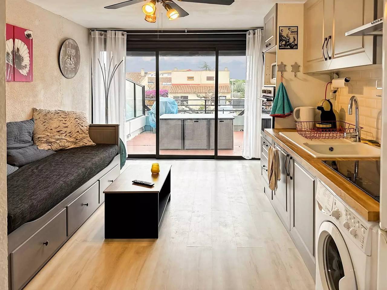 Entire studio, Studio 4 beds in residence with swimming pool in Le Grau-du-Roi, Côte d'Améthyste