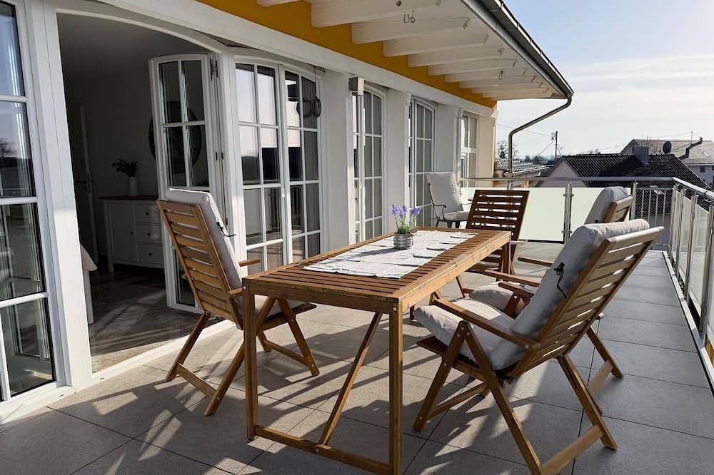 Ganze Wohnung, Esmeralda Penthouse -30m2 Terrasse Panorama Fernblick & Alpenblick in Ebersbach-Musbach, Region Bodensee-Oberschwaben