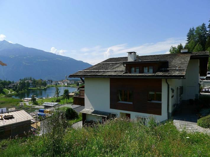 Ferienwohnung für 2 Personen, mit Garten und Seeblick in Laax