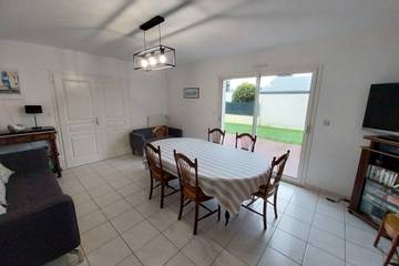 Maison De Vacances pour 8 Personnes dans Locmariaquer, Parc naturel régional du Golfe du Morbihan, Photo 1