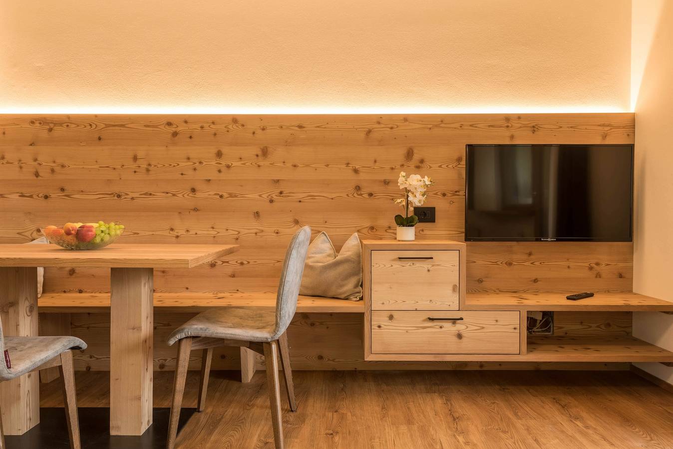 Ganze Wohnung, Einzimmerapartment "Mirko" mit Balkon, Bergblick, Garten & Wlan in St. Christina in Gröden, Dolomiti Superski