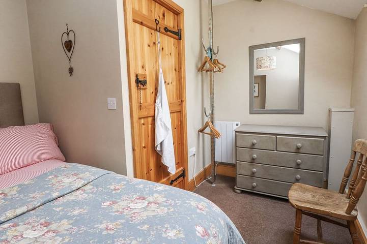 Copper Miners Cottage, pet friendly in Beddgelert, Eryri (Snowdonia) in Beddgelert, Snowdonia