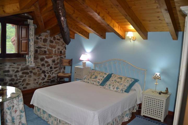 Casa rural para 5 personas, con jardín y terraza, Se admiten mascotas en Valle de Soba - 3