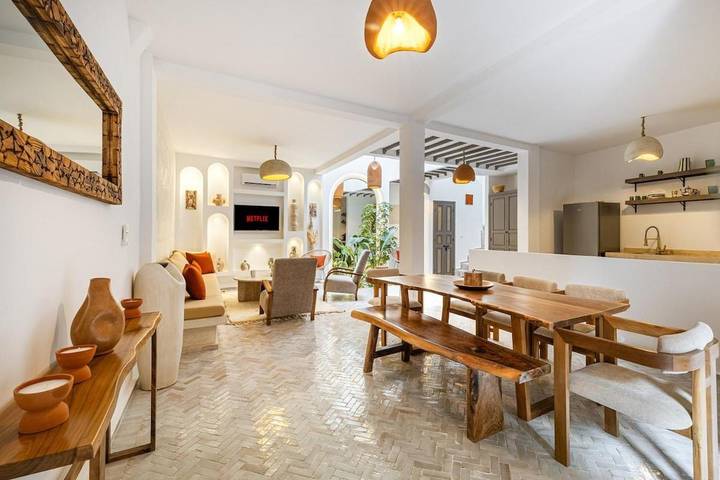Appartement de vacances pour 8 personnes, avec terrasse ainsi que vue et piscine, animaux acceptés