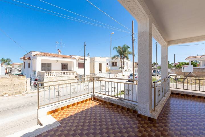 Gîte pour 9 personnes, avec balcon à Taviano - 4