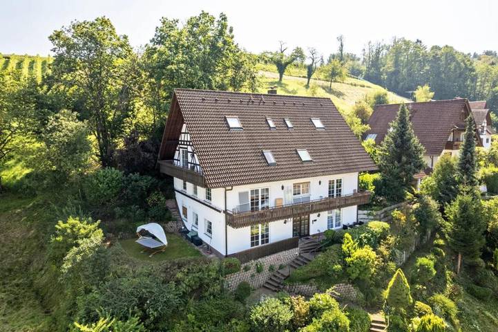 Ferienwohnung für 4 Personen, mit Balkon und Terrasse sowie Garten und Ausblick in Sasbachwalden