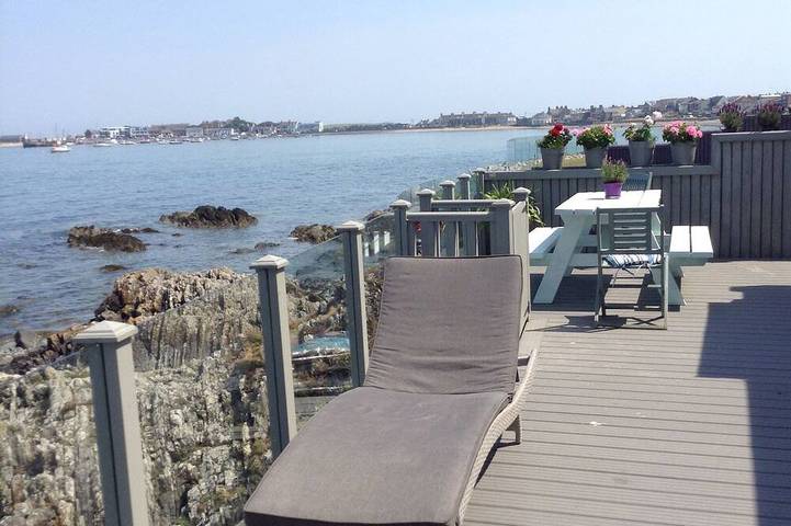Entire apartment, 1bedroomed+lounge, kitchen and bathroom, sleeps max 3 people in Skerries ED, Fingal
