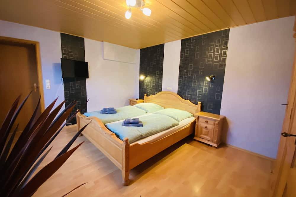 Ganze Wohnung, Wohnen auf 85qm, 3 Schlafzimmer, W-Lan, Kamin in Erlau, St. Kilian