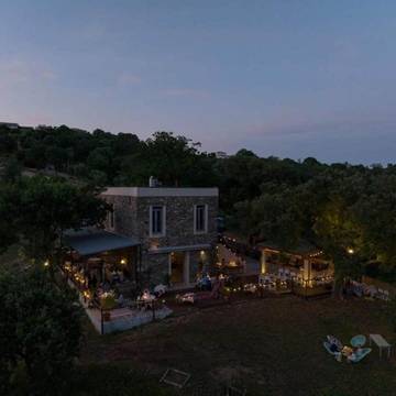 Gîte pour 4 personnes, avec jardin ainsi que terrasse et vue, animaux acceptés à San-Giuliano