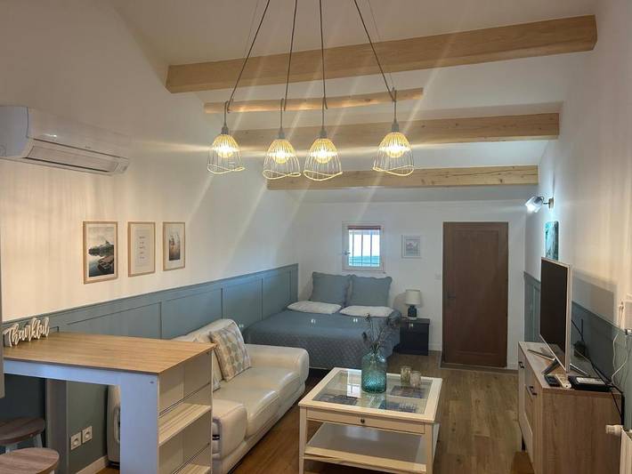 Gîte pour 2 personnes, avec piscine à Parignargues