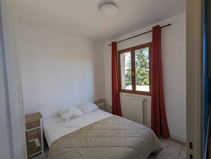 Location de vacances pour 6 personnes, avec piscine ainsi que vue et jardin, animaux acceptés à Corsavy - 4