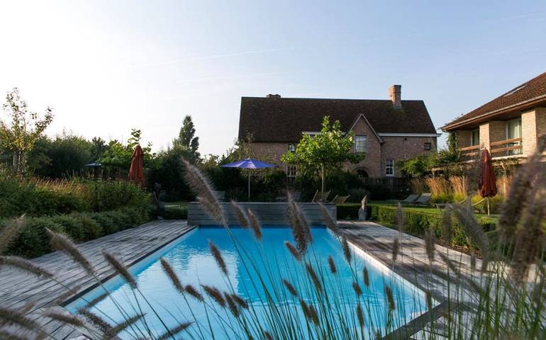 Hôtel pour 5 personnes, avec sauna ainsi que piscine et jardin, animaux acceptés