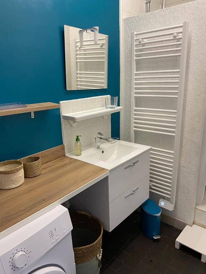 Gîte pour 5 personnes, avec terrasse et vue dans Piscine Agora - 2