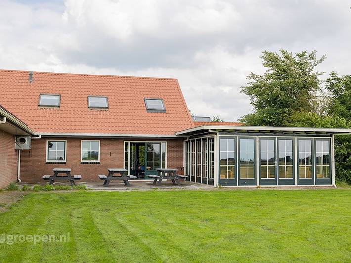 Ferienhaus für 45 Personen, mit Terrasse und Balkon/Terrasse
