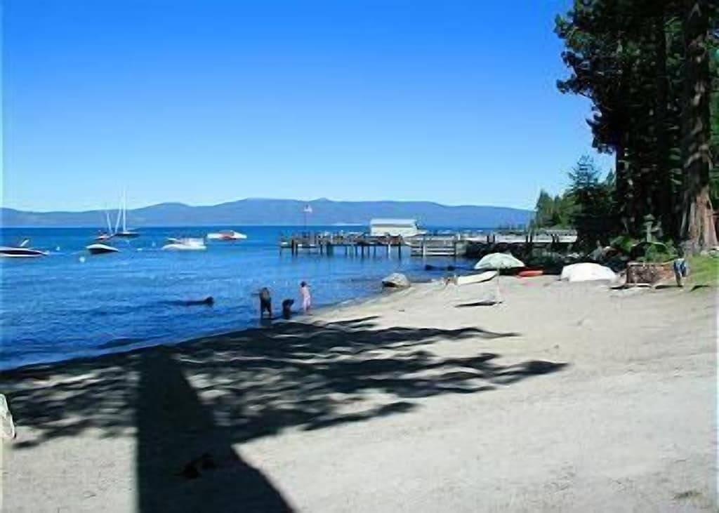 Sunnywood: 1 Schlafzimmer, 1 Badezimmer Hütte / Bungalow in Tahoma, Schlafmöglichkeiten für 4 in Tahoma, El Dorado County