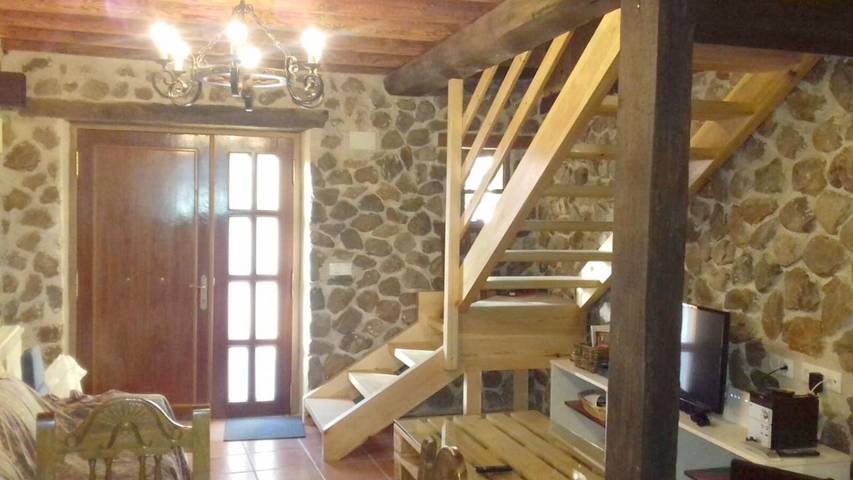 Casa rural para 9 personas, con jardín además de piscina y piscina para niños, Familias con niños en Comarca de Ávila - 2