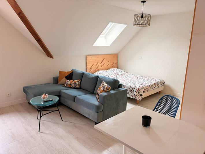 Gîte pour 2 personnes, avec piscine et balcon à Faverges - 3