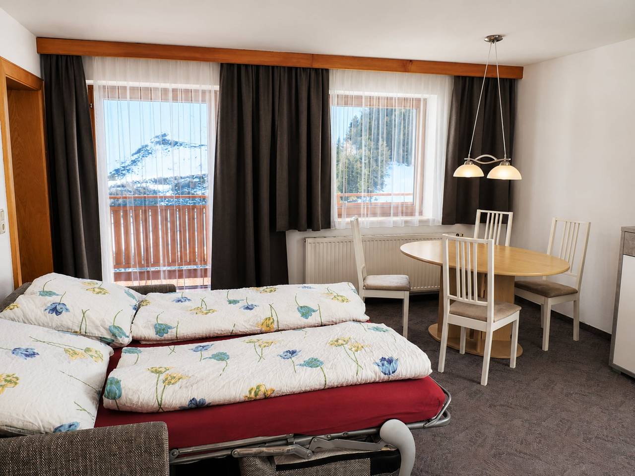 Geheel appartement, Appartement in Ischgl bij de skibushalte in Ischgl, Verwall 