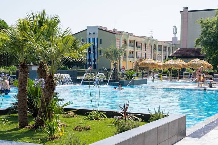 Holiday home for 7 people, with pool - 1