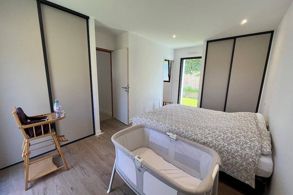 Villa in Larmor-Baden, swimming pool, pôele and pétanque court 100m from the sea in Larmor-Baden, Côte des Mégalithes