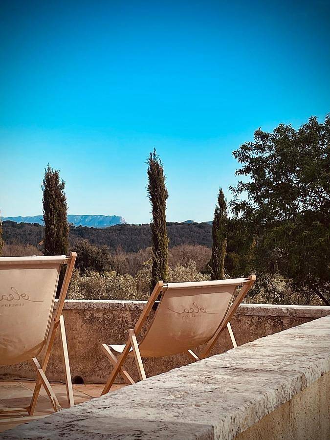Location de vacances pour 10 personnes, avec piscine ainsi que vue et jardin à Puyvert - 3