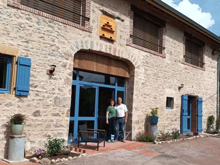 Gîte pour 12 personnes, avec jardin à Le Cergne