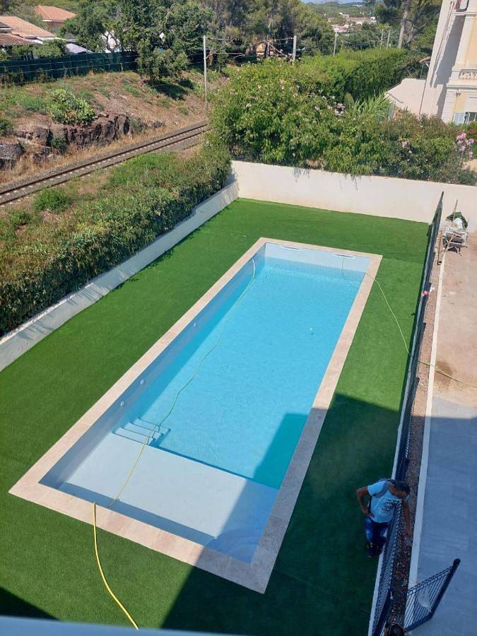 Gîte pour 2 personnes, avec jardin et piscine dans Plage du Val Fleuri