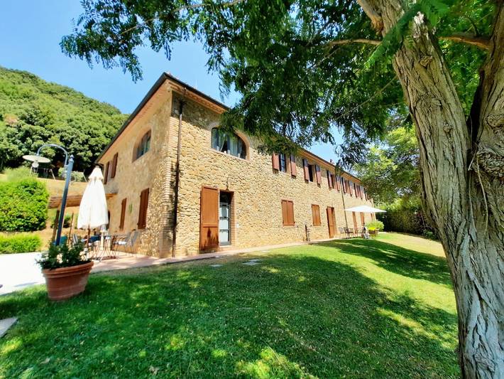 Agriturismo per 4 persone, con Giardino e Piscina a Riparbella