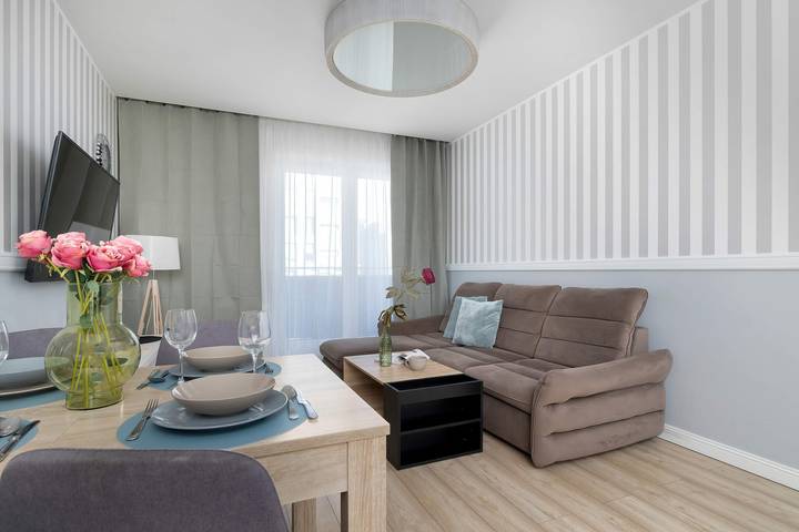 Ganze Wohnung, Stylish Apartment with Balcony | Parking | Work Space in Kattowitz, Schlesien