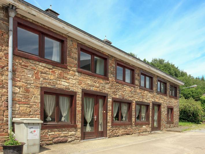 Gîte pour 30 personnes, avec sauna ainsi que jardin et terrasse, animaux acceptés à Manhay - 2