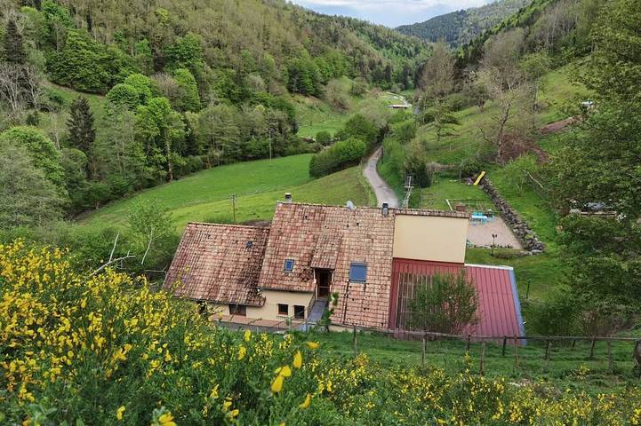 Gîte pour 5 personnes, avec jardin, animaux acceptés à Rombach-le-Franc