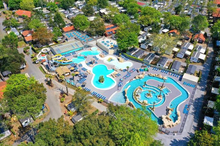 Location de vacances pour 6 personnes, avec Jacuzzi et Terrasse ainsi que Jardin et Piscine à Messanges