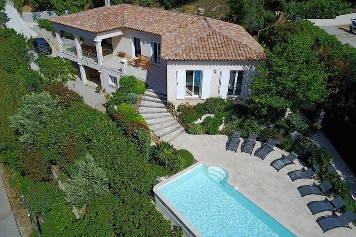 Villa pour 12 personnes, avec terrasse à Cavalaire-sur-Mer