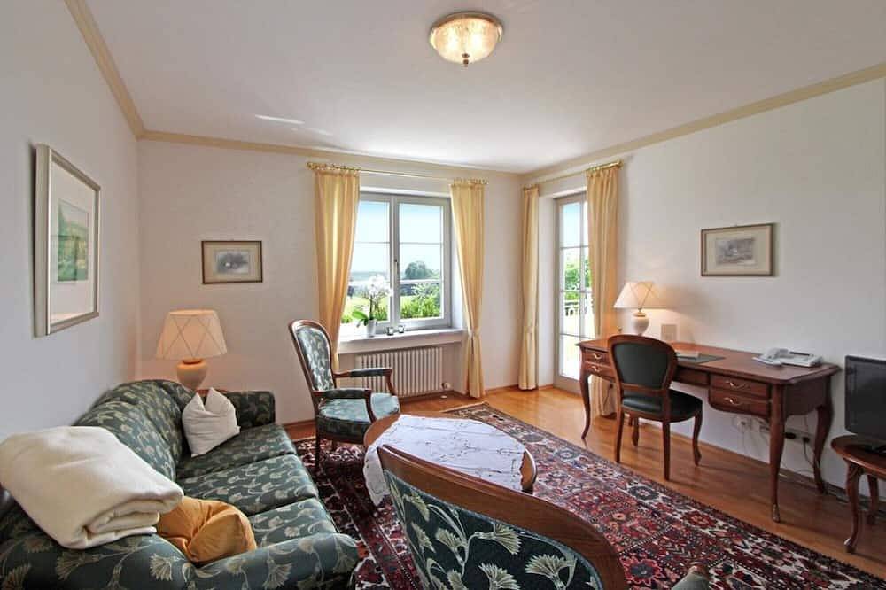 Ganze Wohnung, Exklusives Landhaus mit Ferienappartements mit Traumgarten und idyllischer Ruhe in Kronburg, Bayerisch Schwaben