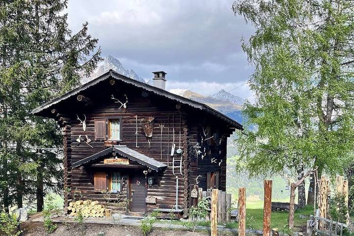 Chalet für 4 Personen, mit Garten in Surses