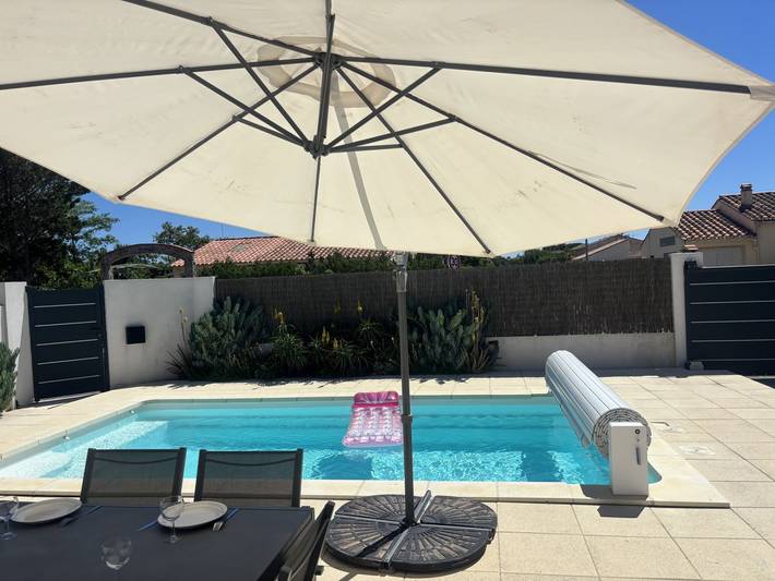 Location de vacances pour 6 personnes, avec terrasse ainsi que jardin et piscine à Sainte-Marie-la-Mer - 2